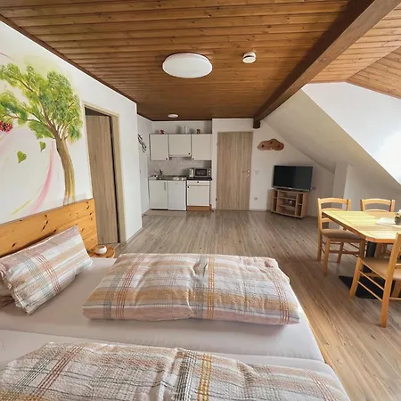 Gasthof Seeblick Guest house Zeutschach